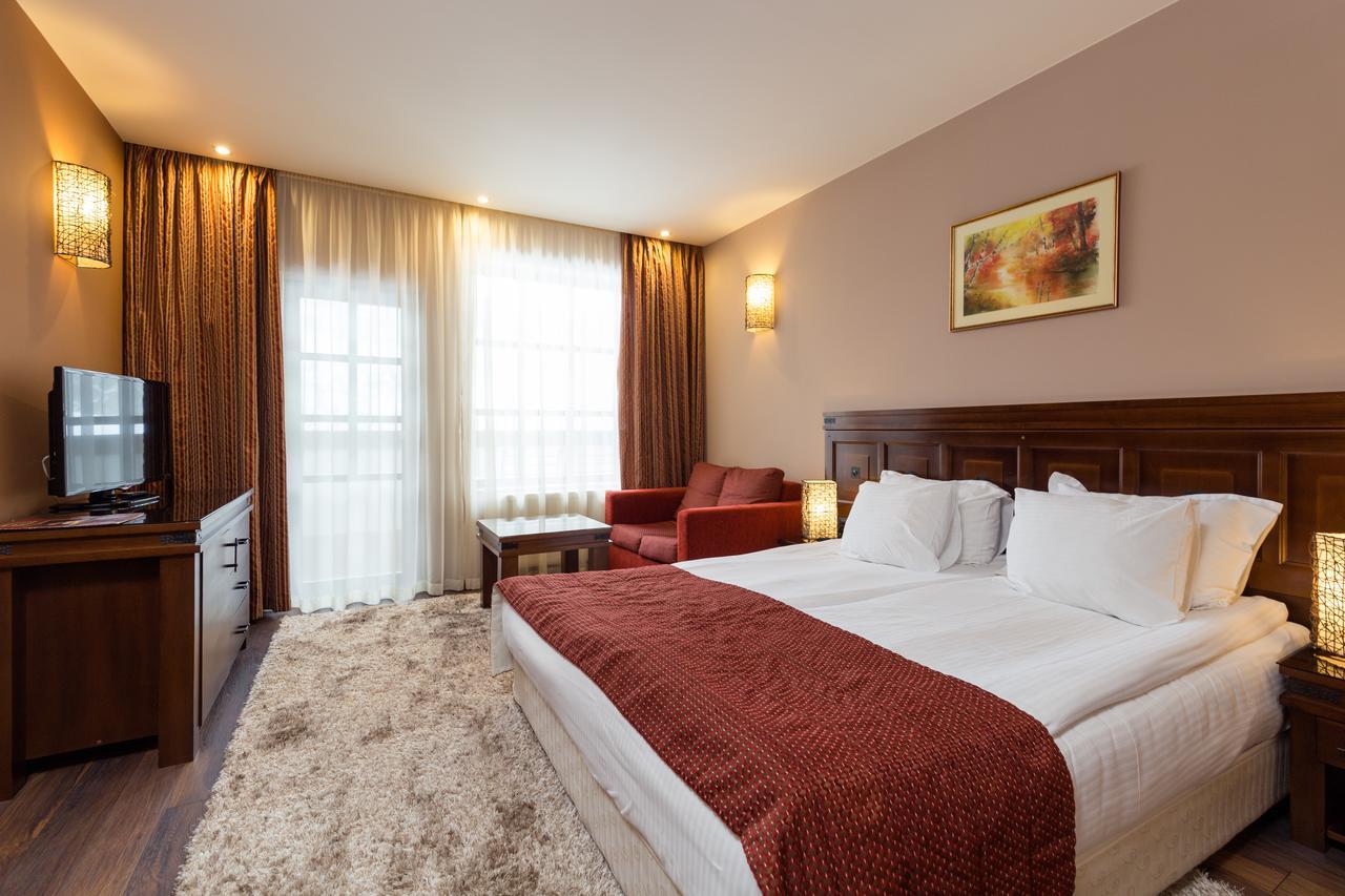 Family Hotel Strannopriemnitza Oreshak  Bagian luar foto