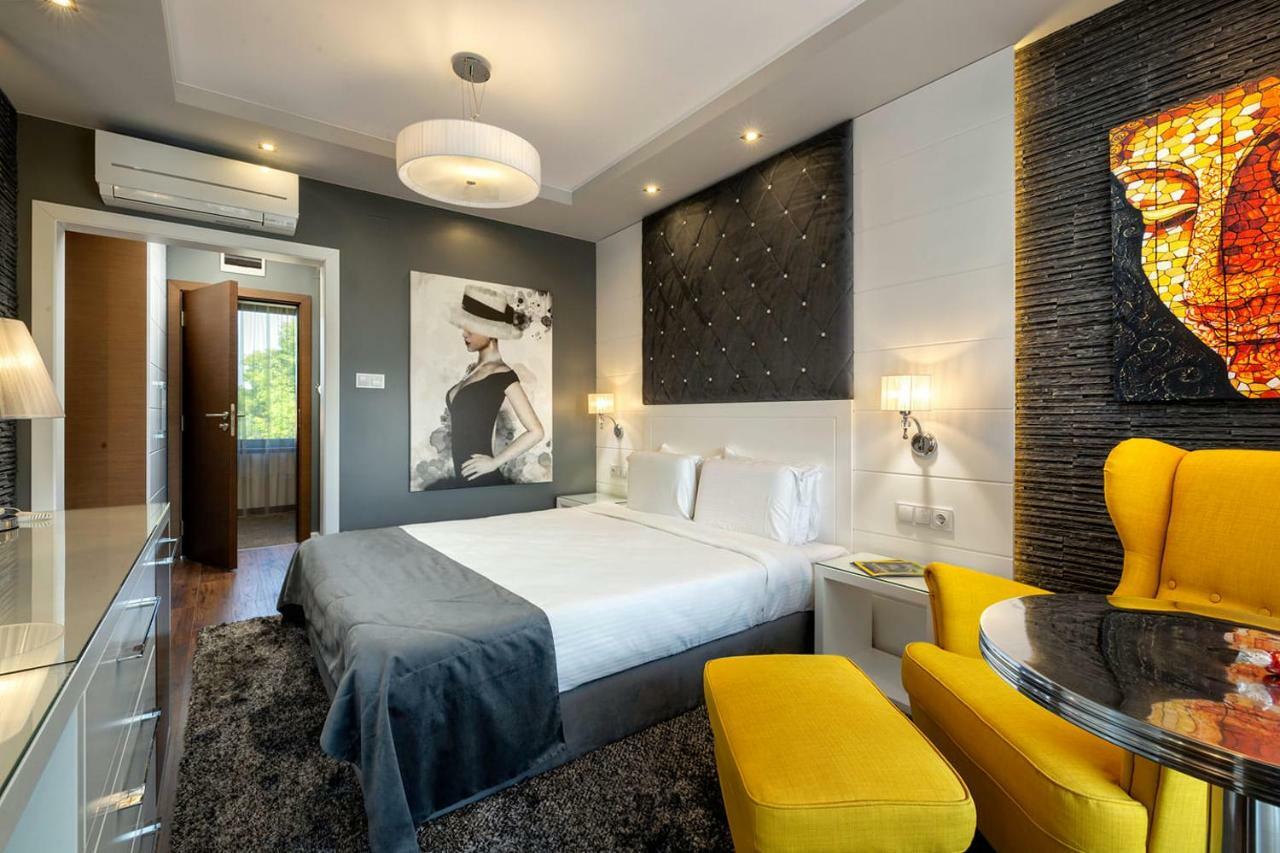 Family Hotel Strannopriemnitza Oreshak  Bagian luar foto